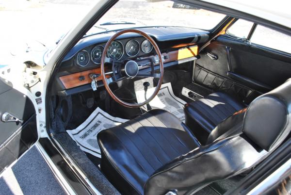 1964 Porsche 911 interior - black leather seats