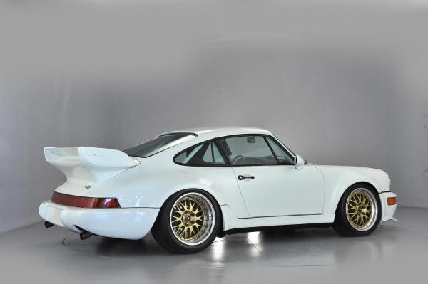 White Porsche 964 RSR